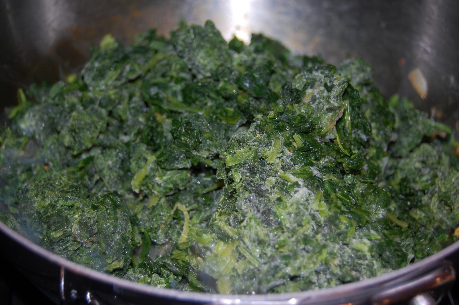 Шпинат в сливочном соусе